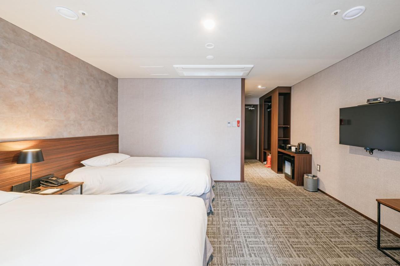 โฮเทลวิธซิตี้ Hotel เมืองเชจู ภายนอก รูปภาพ