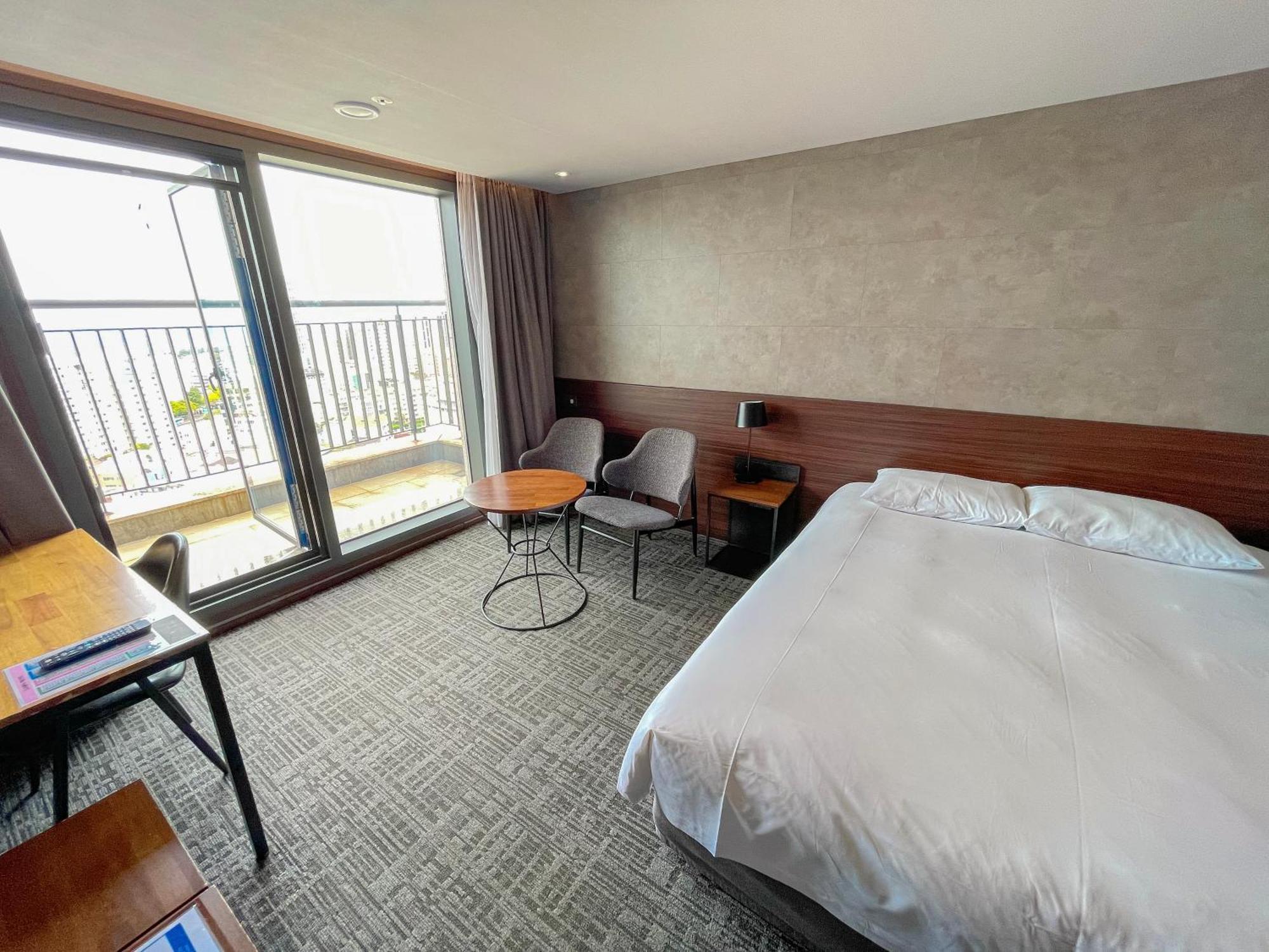 โฮเทลวิธซิตี้ Hotel เมืองเชจู ภายนอก รูปภาพ